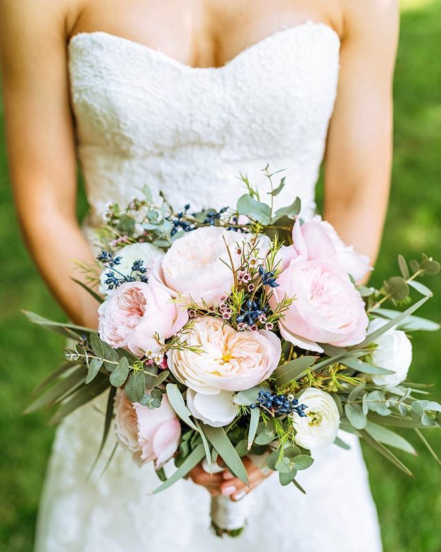 <a href="/chanceycharm/">Chancey Charm</a>’s @silvercelebrations and <a href="/elizabeth/">Elizabeth Weil</a>.ise are featured in @confettidaydreams #weddingadvice post, “15 Thoughtful + Charitable Ways to Give Back With Your Wedding”. I love Ashley’s tip about donating your wedding flowers to a nursing home or … ift.tt/2Ognrm1