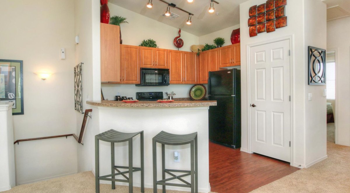 √ Ravenwood Heights Apartments