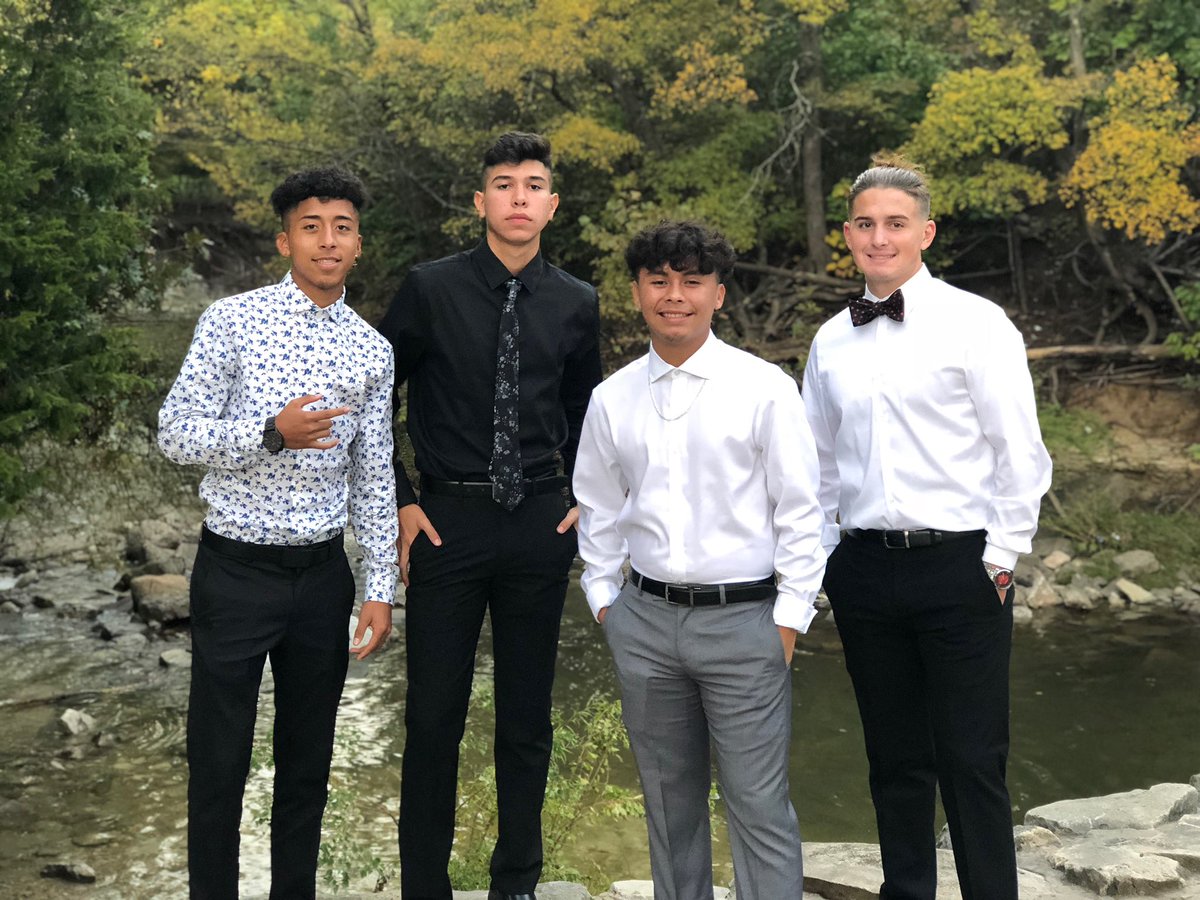 kadolfo10's tweet image. ❄️ #hoco2k18