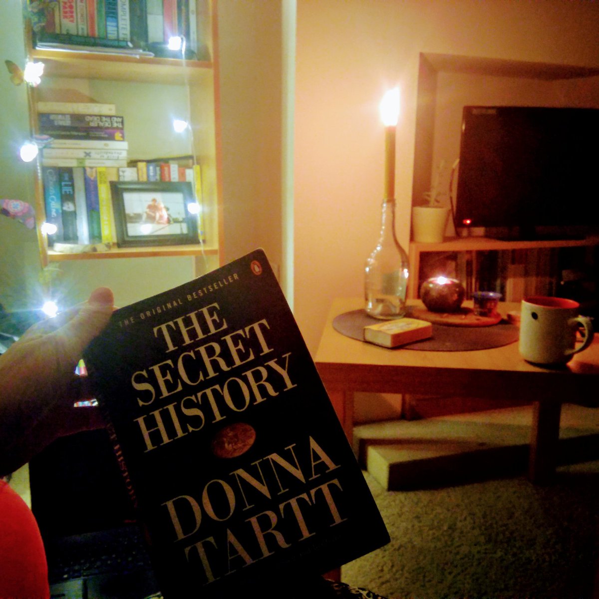 Not a bad start to the week. With the house to myself I've got the candles lit, fairy lights on, a good book, cuppa and a chilled playlist. Bliss.