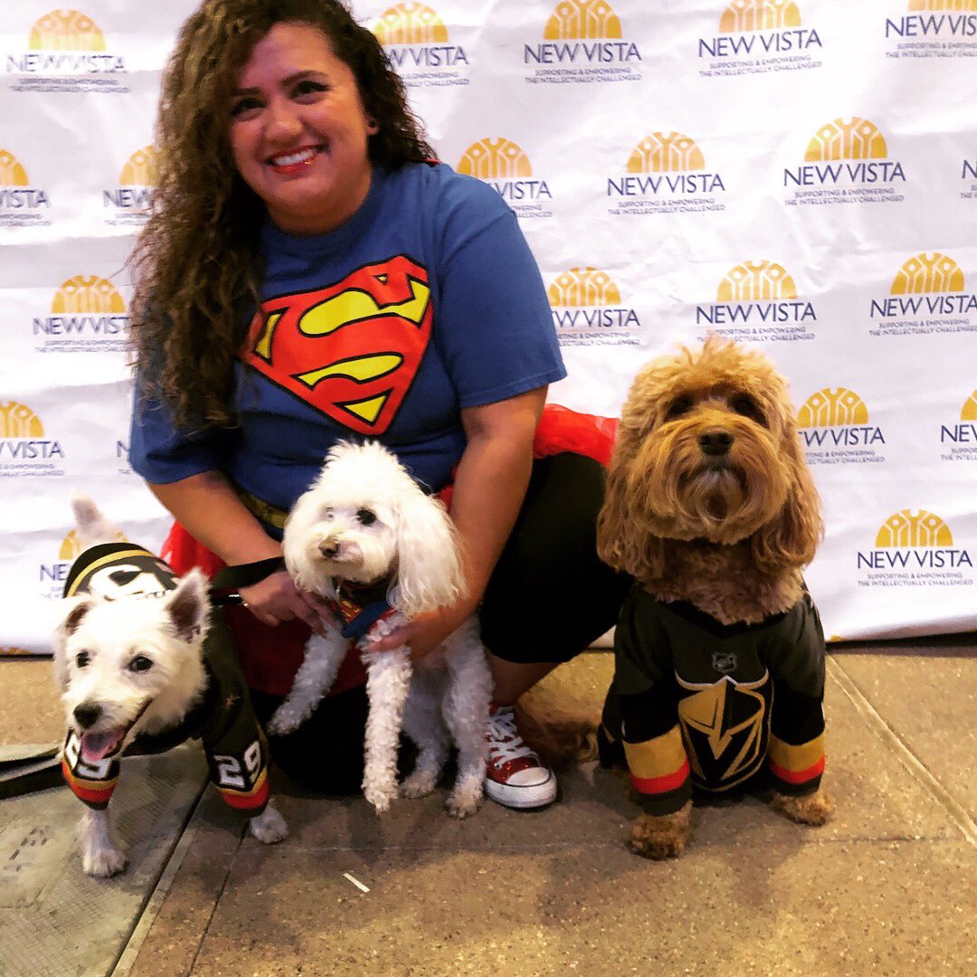 A few more photos with @BarkAndreFurry and our new pals at the  @newvistanv #WineWalk in @DTSummerlin. Honored to be a part of it! #winewalk #dogsoflasvegas #dogsofdts #lasvegasdogs #dogsofvegas #sportsdog #dogsofinstagram #doodlesofinstagram #summerlinlife