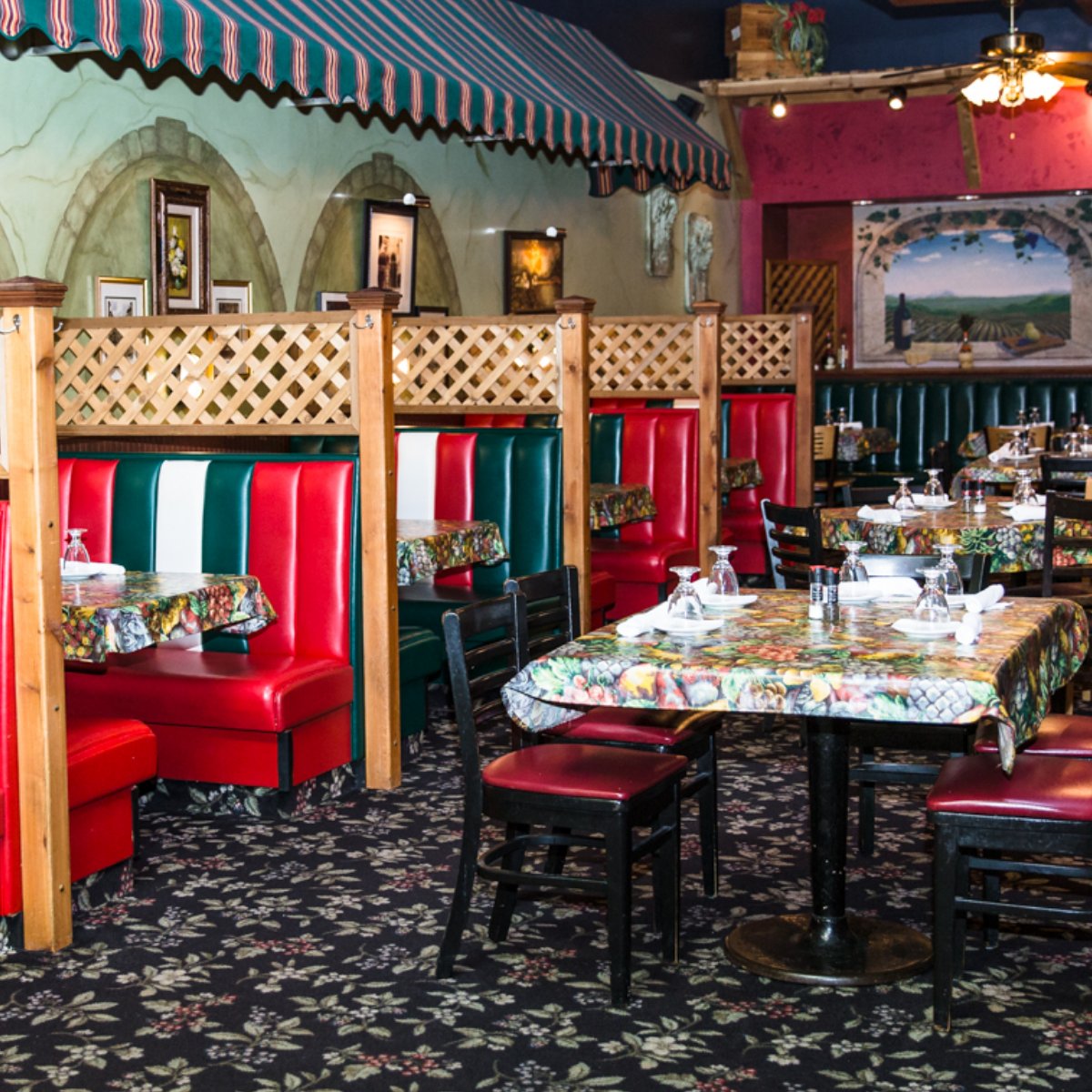 pennelanetweets's tweet image. Come dine with us for a spell. 🧙