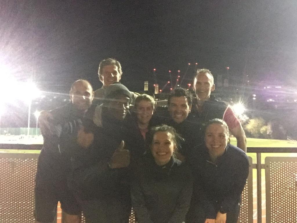 The team out training in front of Battersea power station in the dark tonight! 🏃‍♀️🏃‍♂️🏃‍♀️🏃‍♂️ #tritraining #runningclub