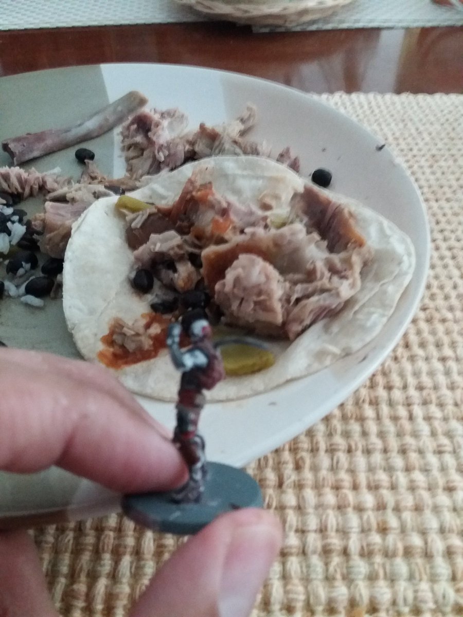 MochilasChasm's tweet image. #3rdOffensive #queremostacosdeverdad @SrMassacreAGL Comida de negocios entre el manager de los Mexadomos y el nuevo Aristo del equipo!