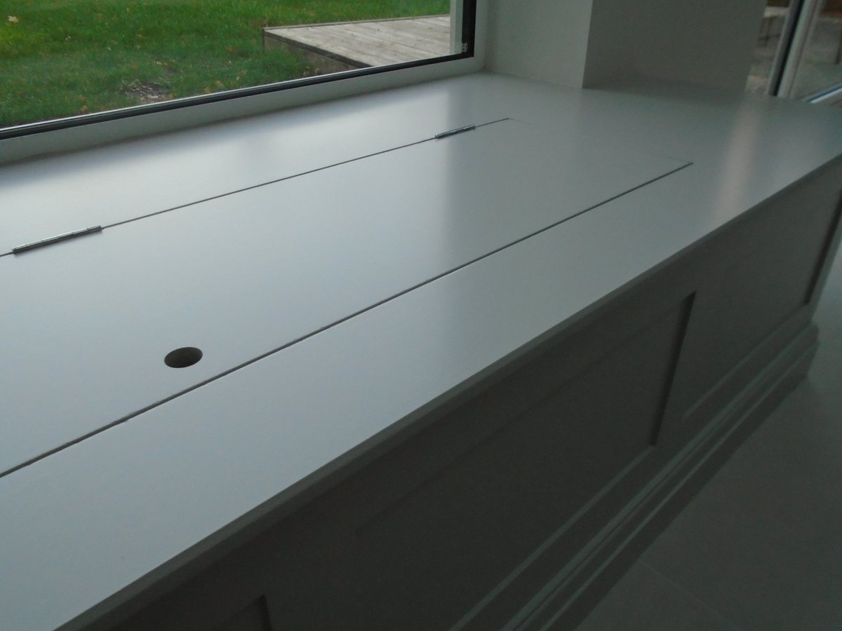 HPKUK's tweet photo. Hand Painted pine kitchen turned into a masterpiece in Knutsford Cheshire. Perfectly hand painted using Caparol PU Satin matched to Hague Blue and Pavillion Grey. https://t.co/U6QhMGck0Y