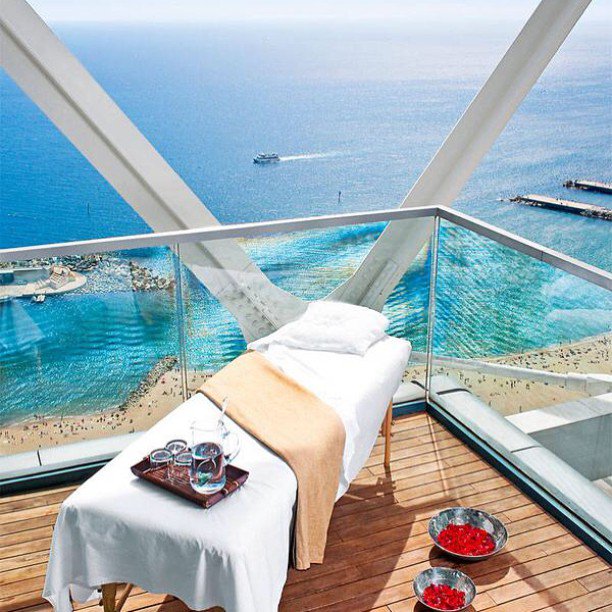 wanderlistmag tweet media