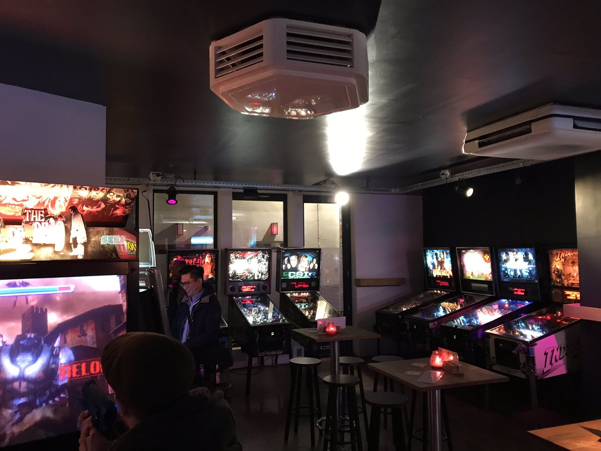 airshiparcade tweet picture