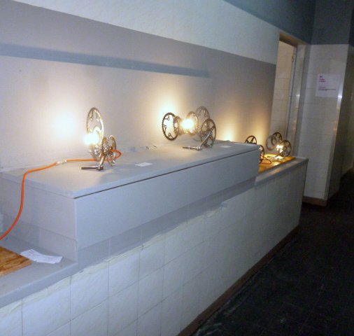 tricicloscs's tweet photo. Manca solo un giorno all'inizio di #Paratissima e noi siamo pronti!
Questa mattina abbiamo allestito lo spazio nell'area Crafters&Makers con le nostre #relamp e fatto la "prova lampadine". Ecco un'assaggio! https://t.co/LvjKjZ5Z8v