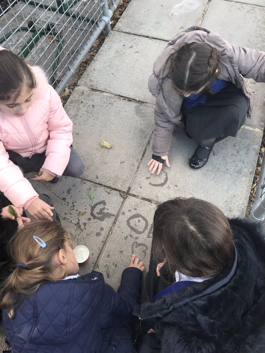 WhitminsterS's tweet photo. In R.E, Class 3 have been thinking about water and what it symbolises #WhitminsterRE #water #deepthinking https://t.co/dTdEfhJLbU