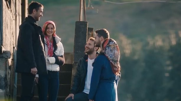 Bi zamanlar bu beşliye parti kurun oy verelim derdik bu beşliyle ölüme bile gidilir derdik mazi güzeldi şimdi bi tek neftah güzel... iyi geceler 🌙