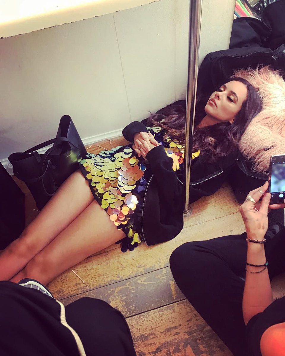 nialltojade's tweet photo. @LittleMix a monday forever mood, might not be on that grid but it's in me for sure: #womanlikememe https://t.co/KXinWHTEPf