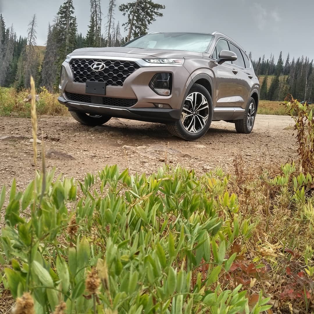 A Hyundai spotted in Land Rover territory #hyundaisantafe @Hyundai @Hyundai_Global #AWD #hyundai #SantaFe #SUV #offroading #nopavedroadsneeded #roadtripready @VisitUtah #locationshoot #deercreekstatepark #styletravel #styleautos http://unnamedproject.com/featured/santa-fe/ …