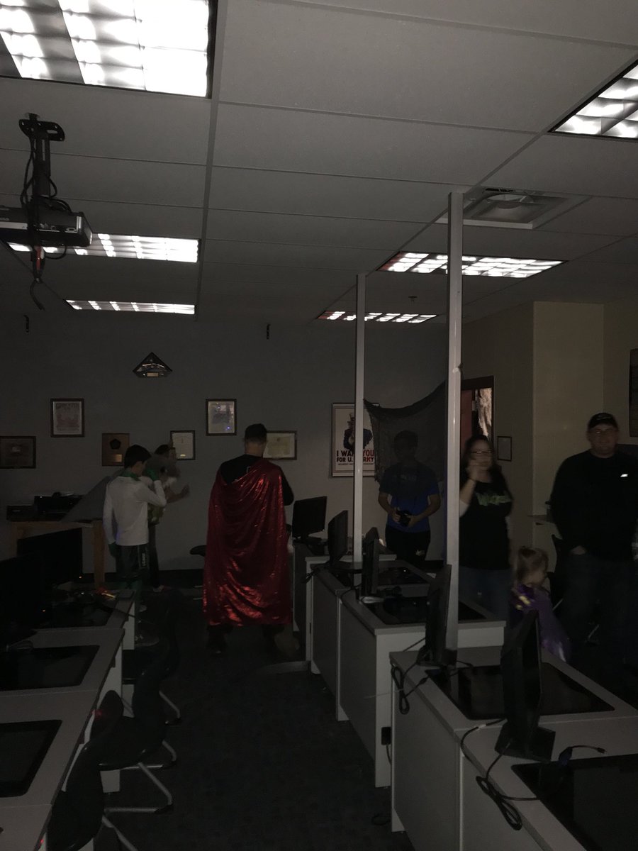 Richardvillegc's tweet photo. GCHS trick or treat for Riley is a success!! #GCJHSBuildersClub #gcscpride #gcjhspride https://t.co/w8e8WQ5VZT