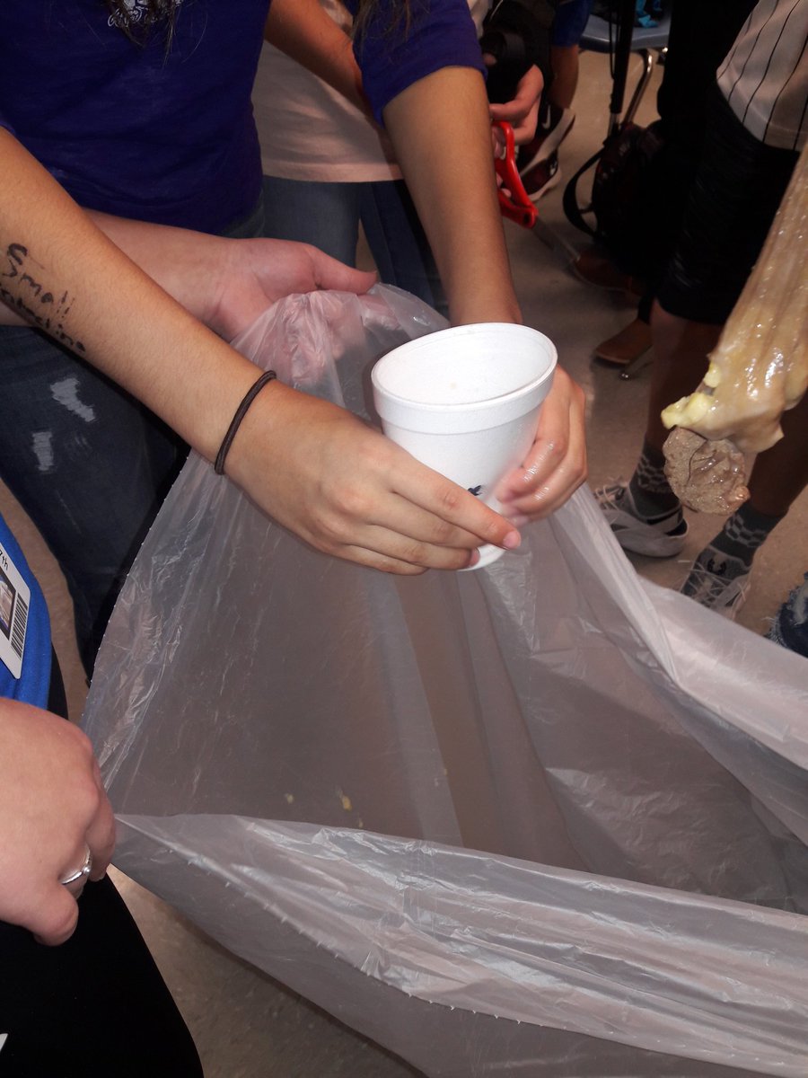 ajlivingston200's tweet photo. @wildcats_wms modeling the digestive system @parisitp #emsproud #EMSscience https://t.co/IgkgCUsNbo