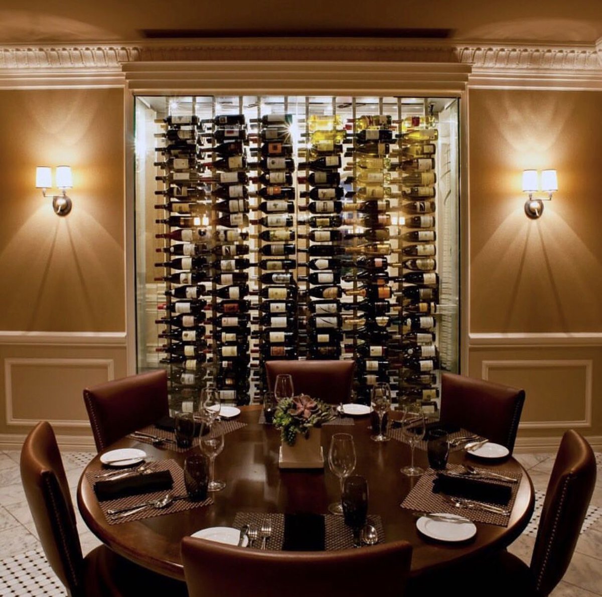 A table with a view can mean many things... #LandmarkRestaurant #WhatsForDinner #DinnerWithFriends #TreatYourself #DallasFoodie #DallasRestaurants #DinnerWithUs #DinnerMenu #DallasEats #ComfortFood