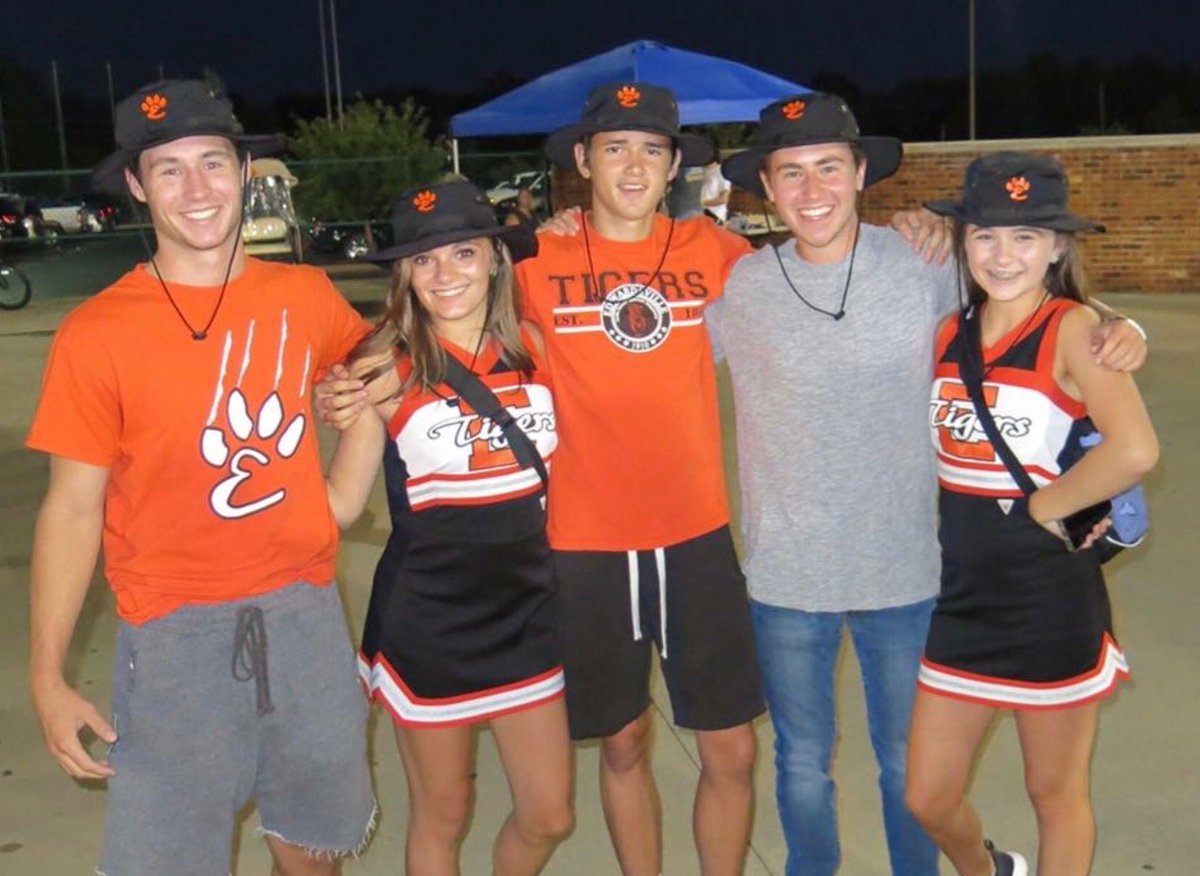 ehsdancerocks's tweet image. Is your wardrobe playoff ready Tigers? Don’t worry, the dance team has your back! Get your fan gear here or from any dancer!!🐯🐾🧡🖤