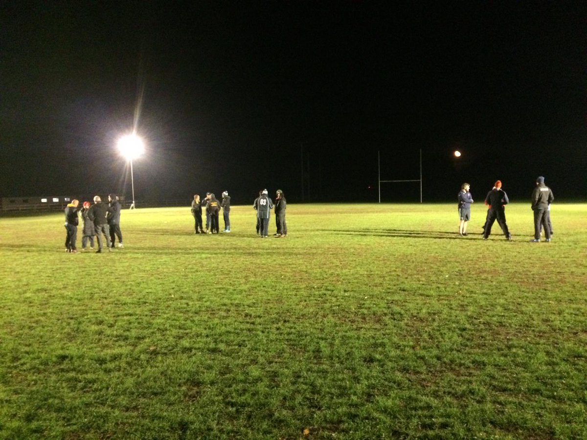 BerksRFUDev's tweet photo. Fantastic CARDS CPD this evening at @AbbeyRugbyClub with @RugbyRhys9 good coaching challenges presented by the coaches #idontknowtheanswer https://t.co/u9qR6DeJC3