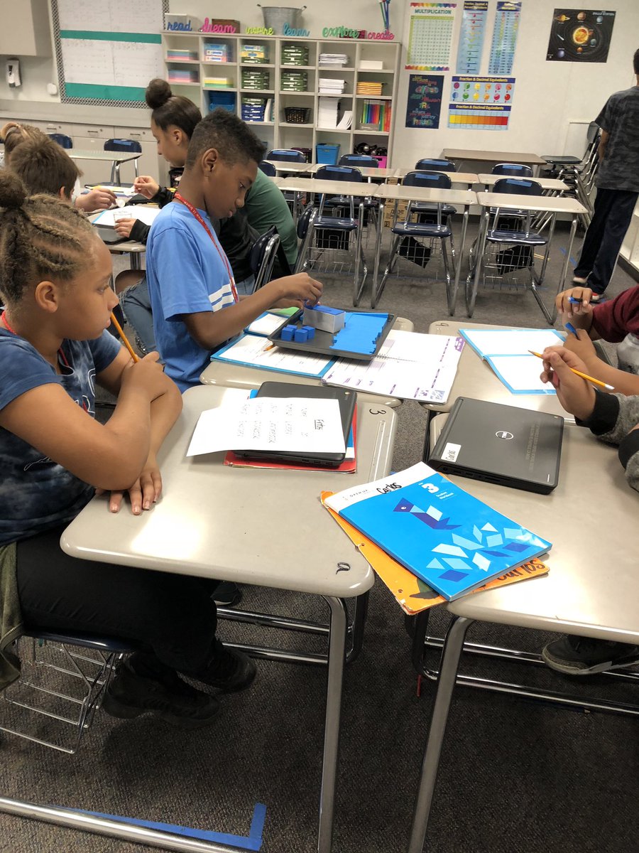 Noemi  Lay tweet media