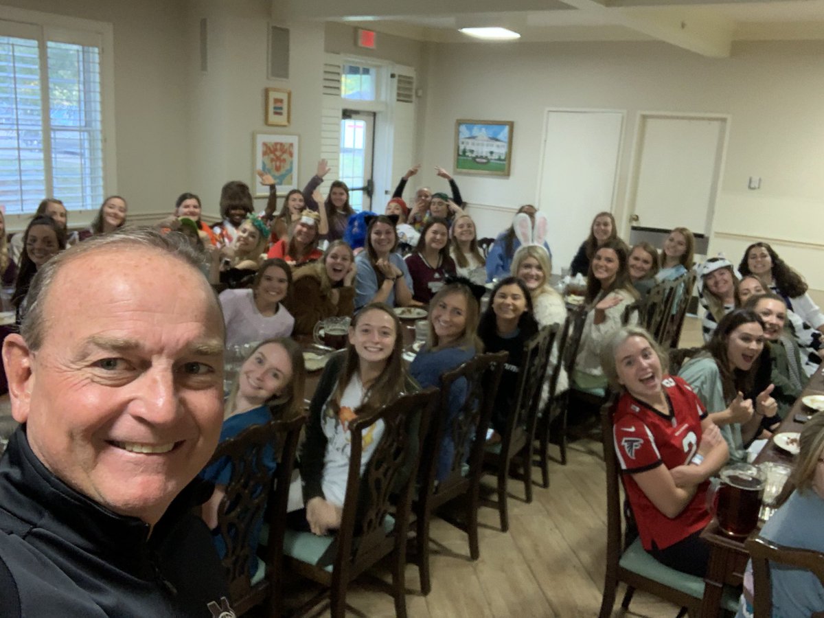 Big shout out to <a href="/DeltaGamma_MSU/">Delta Gamma MSU</a> for having me stop by tonight.