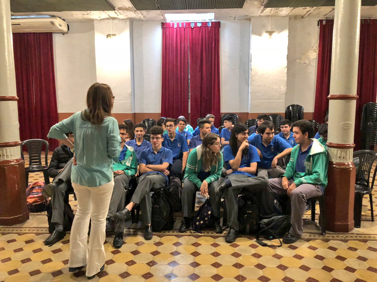 FedePrada's tweet photo. Maratón de seminarios de #biotecnología aplicada a la #sadud. Hoy fue el turno de “Terapia génica” en el Pio IX. Cuatro cursos y tres charlas buenísimas con los estudiantes súper enganchados ¡Gracias por la invitación! @UADEoficial https://t.co/amaCLWe5Cs