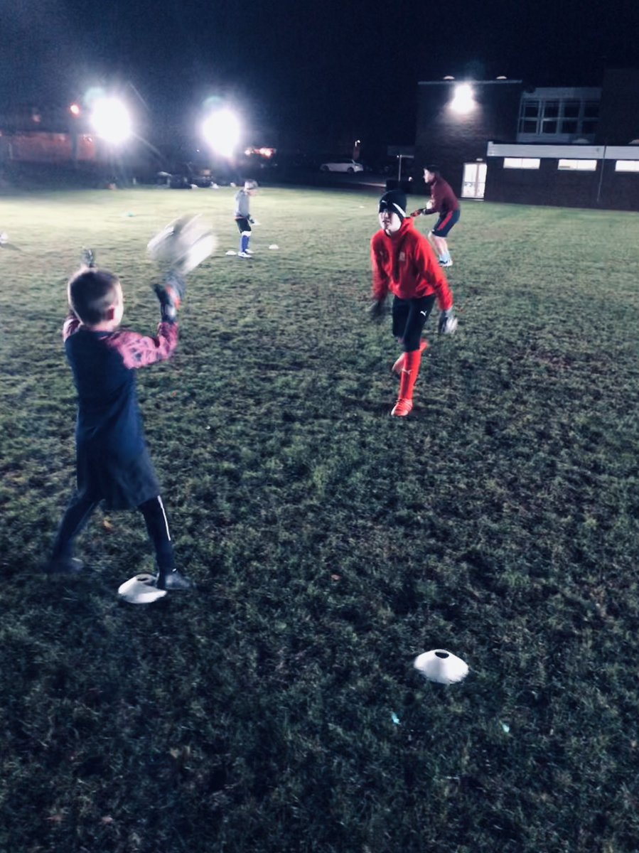 matt76smith's tweet image. No @AcademySTFC training tonight for Dylan, but back helping the youngsters out at his old grassroots team @DurringtonFC #socialcorner #passontheknowledge #GkUnion #development