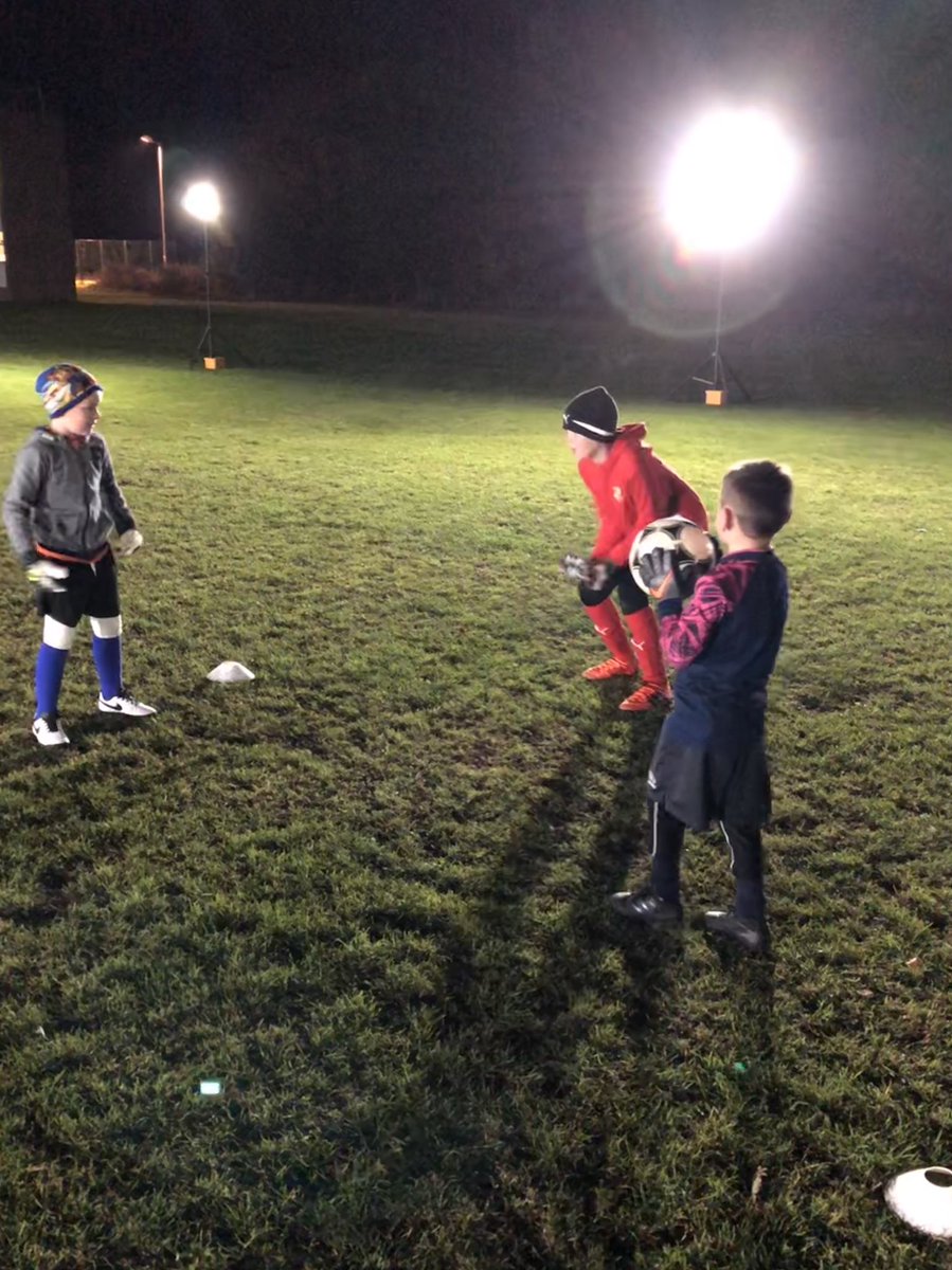 matt76smith's tweet image. No @AcademySTFC training tonight for Dylan, but back helping the youngsters out at his old grassroots team @DurringtonFC #socialcorner #passontheknowledge #GkUnion #development