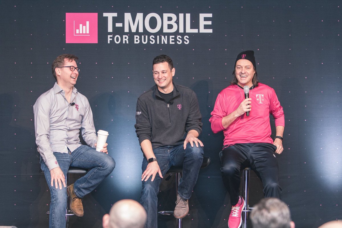 Sanjeevbhasin7's tweet photo. Happy Workiversary Mike Katz #Congratulations ππΎππΎπ
Mike Katzβs 20th anniversary with T-Mobile. #20yearsofKatz https://t.co/W4EIUFgxuL