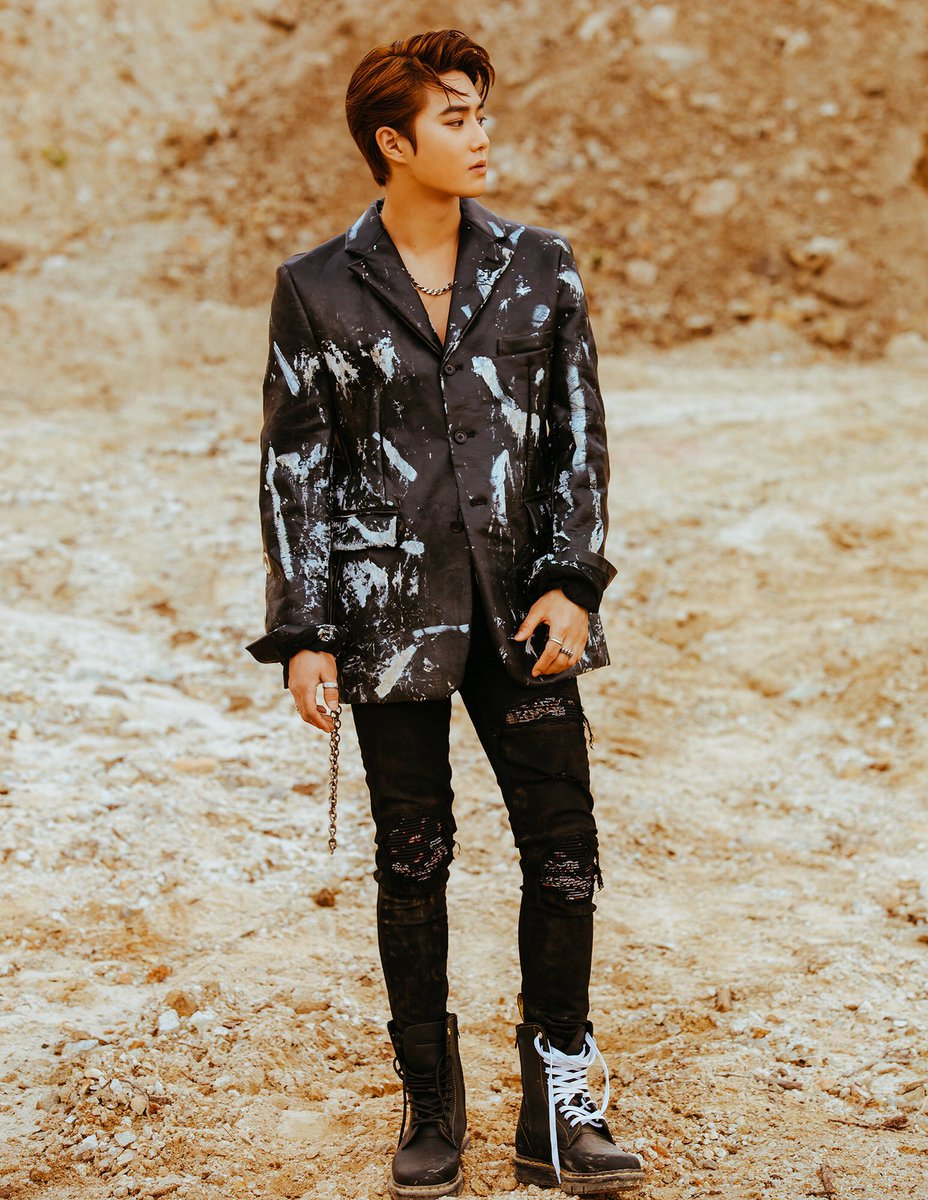 Twitter/weareoneEXO
