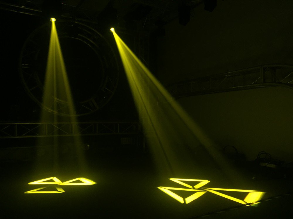 YuanQueena's tweet photo. Do you want to have a high intelligence, high brightness, high effect and good intelligent head lamp? Guangzhou Ono Lighting Equipment Co., Ltd. grandly launched a new model: 200W LED beam headlights, consulting plus Wechat: +8613570265535 https://t.co/w3MqwyRa4y