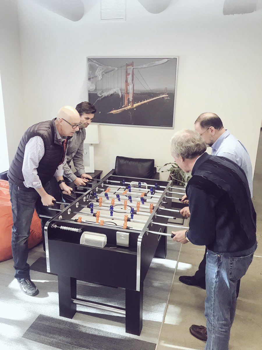 Working hard, or hardly working 🤷🏻‍♀️😎 #UZlife #meetingprep