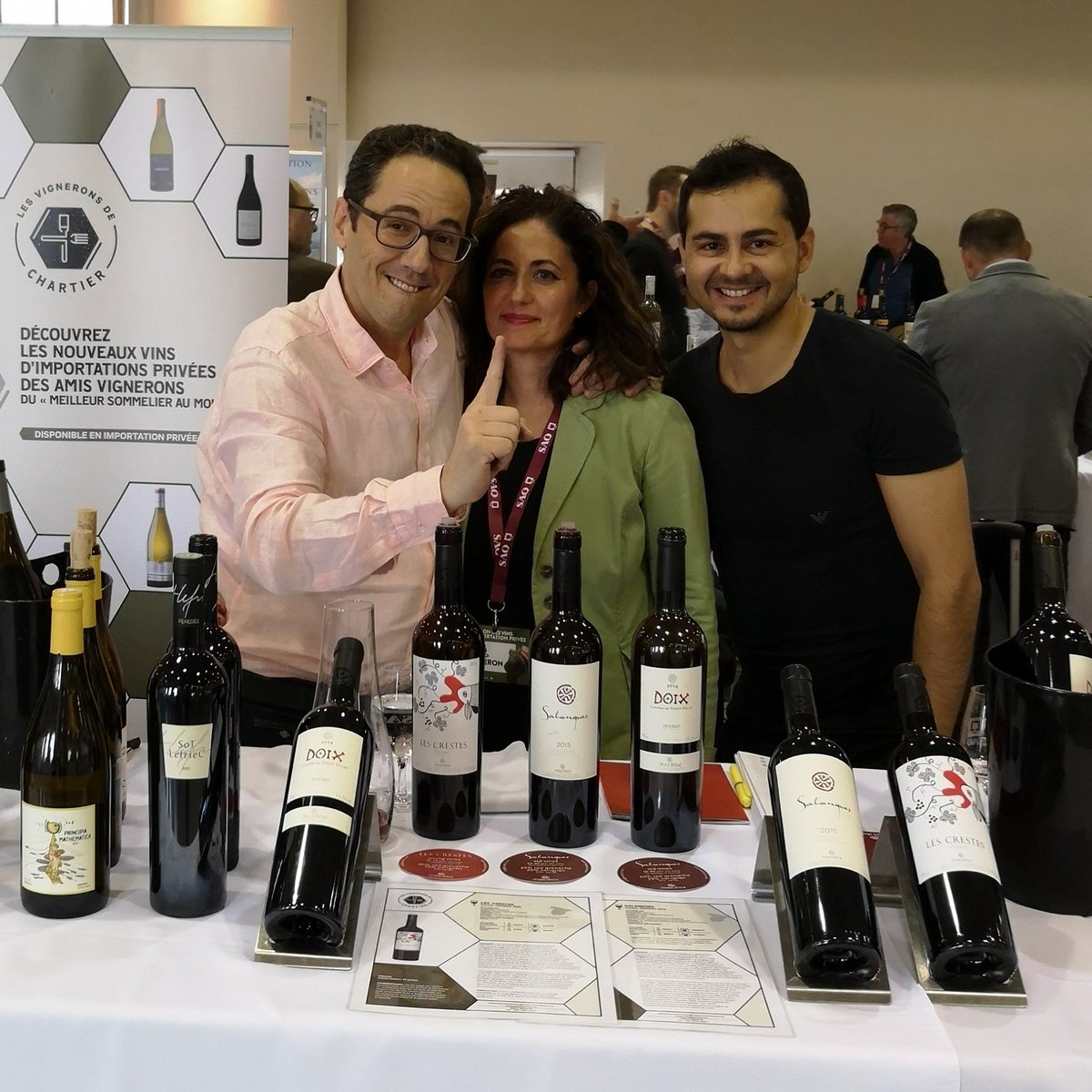 ChuecosRuiz's tweet photo. Seguimos en #Montreal con un crack @papillesetM!!!
Merci de prendre soin de nous et de nos vins😆!!!
....
#MasDoix #MasDoixWinery #Priorat #MasDoixWorld #Carignan #bio #wine #vinsdevigneron #ChartierMontreal #rotwein #redwine #WineLovers 🇨🇦 https://t.co/yGPUyZKLc5