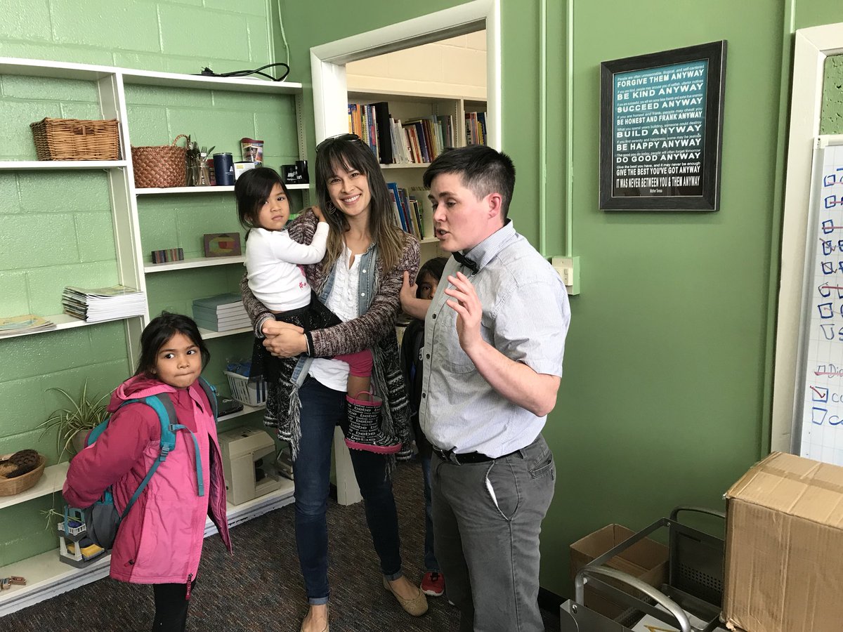 iamDr_D's tweet image. Principal Lauren Evans @AVLPrimary receiving a gift of appreciation from a student and mom. What a wonderful surprise!! #TheACSWay