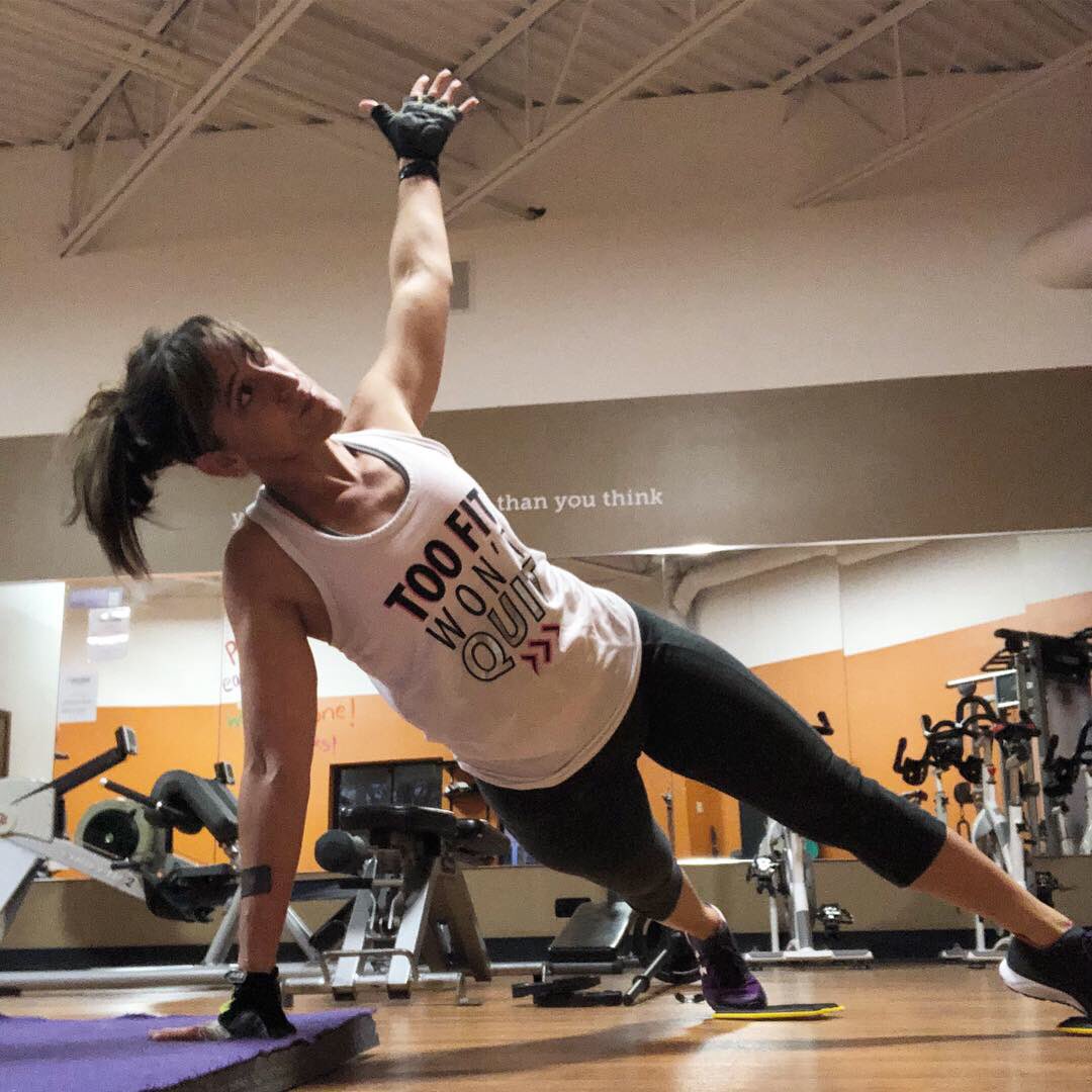smallfrey19's tweet photo. #MONDAYMotivation comes from looking at the things you want and realizing what it takes to get it. 👊🏻 It’s never too late to become a #fitter #healthier person. #starttheweekright #fitinspiration #getfitforlife #FitLife #nevermissamonday #sideplank #slidez #gym #toofittoquit 💥 https://t.co/0FK8Q3KUrX