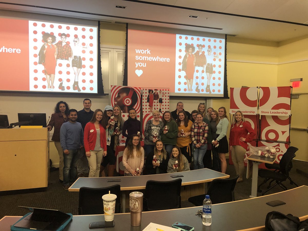 Had an incredible time <a href="/TowsonU/">Towson University</a> teaching tips to build the perfect resume, importance of networking, and how to nail the interview. I LOVE MY JOB! Stop by your local Target to learn about internship opportunities. #WorkSomewhereYouLove #RedandKhaki #Target <a href="/AGwayfay/">Simple Bar and Grill</a> @ellielax6