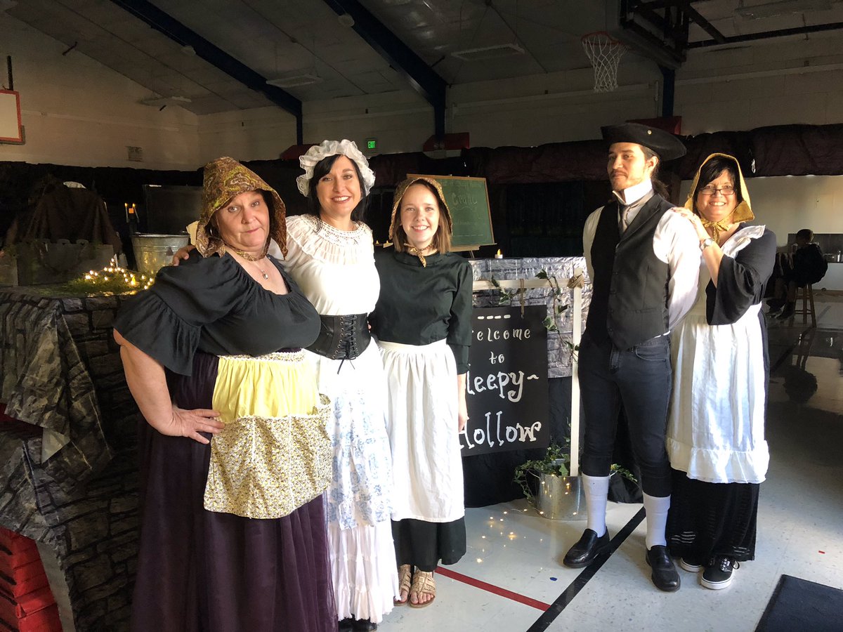 LampasasKWE's tweet photo. Meet the cast of our frighteningly fun escape room, Sleepy Hollow, this evening! #fallfestival https://t.co/KtRdPGVMfc