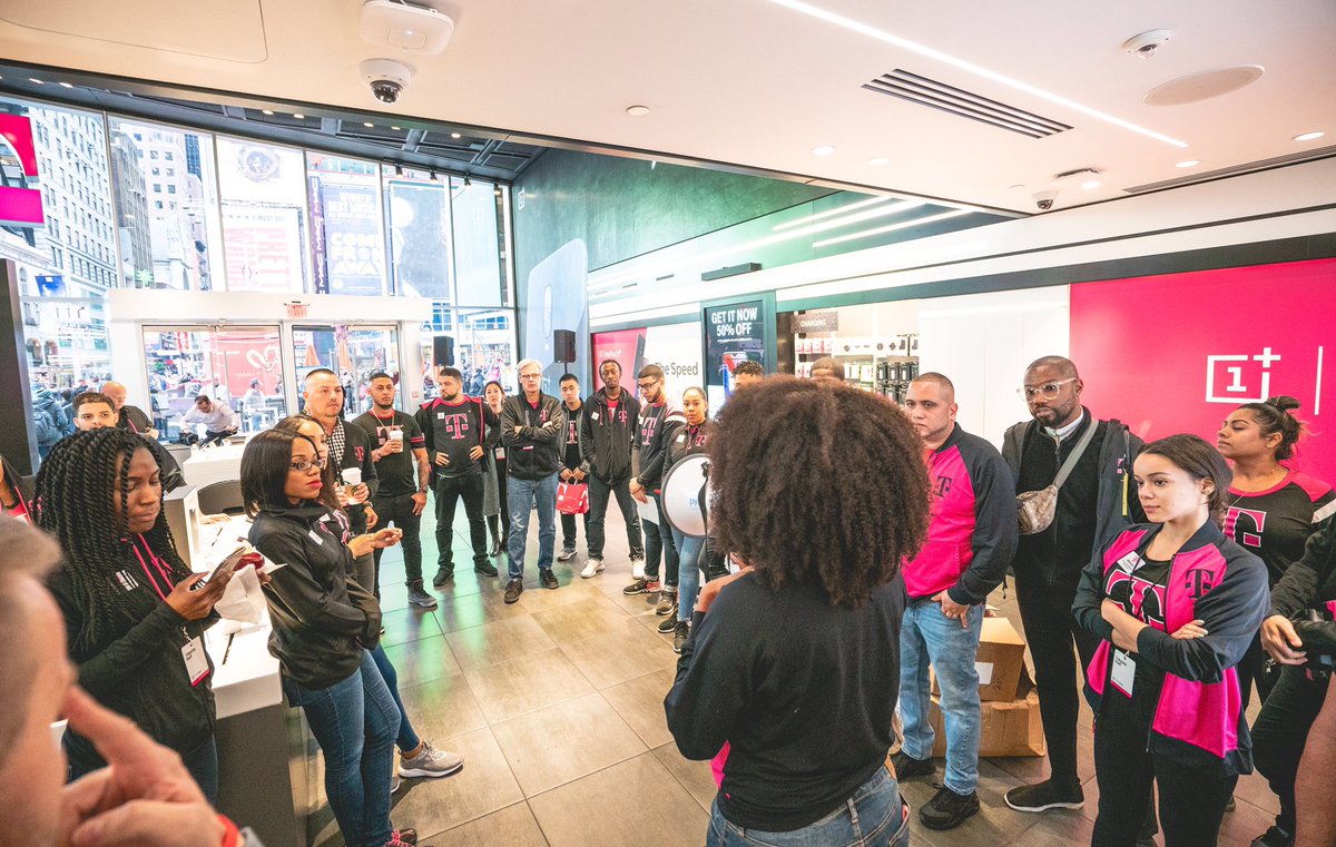_iib_'s tweet photo. It’s not over yet, but the amount of work that went into planning &amp; executing today’s #OnePlus6T event is truly remarkable! Well done to all! 💗 We truly have the BEST teams at @TMobile #Teamwork 🌟 https://t.co/wKLdagR4i5