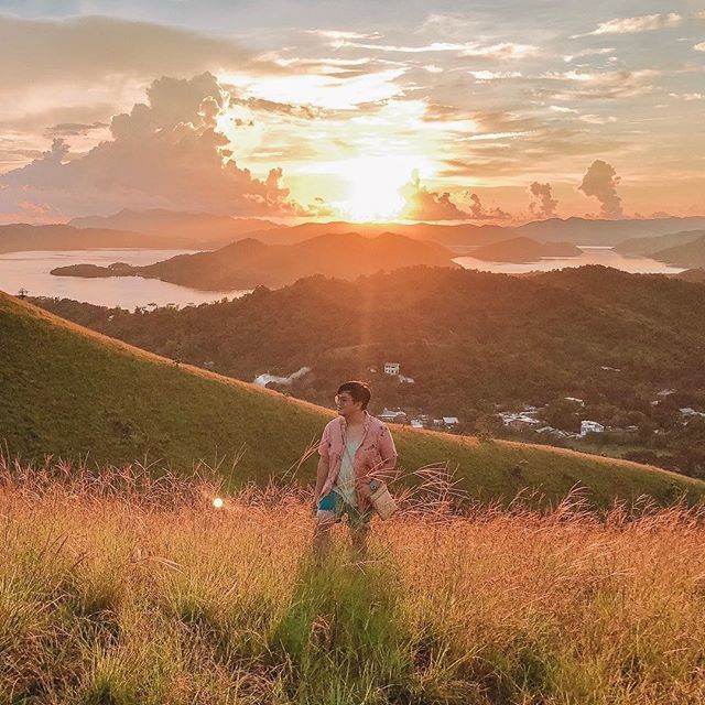 countocram's tweet photo. Worth the climb π
.
This view just a short tricycle ride + trek from the @thefunnylion. Read about my recent trip in Coron on my blog, https://t.co/hzDgNJNIYT
.
#roaringadventures #thefunnylion #coron #palawan #philippines https://t.co/XZumExgbjV