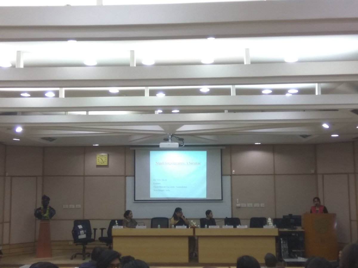 aastha_vid's tweet photo. Urbi Ghosh talking about the survival of Nepali language press through the struggles of politics and dominance of other languages.@IIMC_India
#iimcnationalseminar
#langauagejournalism
#languagejournalismseminariimc 
@kg_suresh @YadavAnubhuti https://t.co/LkKsQWQtmt