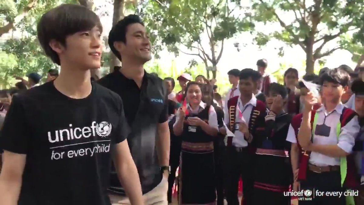 _Mameeya's tweet photo. เหมือนซีวอนพาลูกชายมาช่วยหาเสียง
55555555555555555 https://t.co/YZ9ykqF9bE