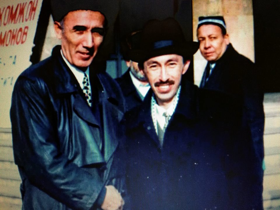 БИР СУРАТ ТАРИХИ ЁКИ «СНБешник МУҒАННИЙ».

tomchi.su/?p=3447