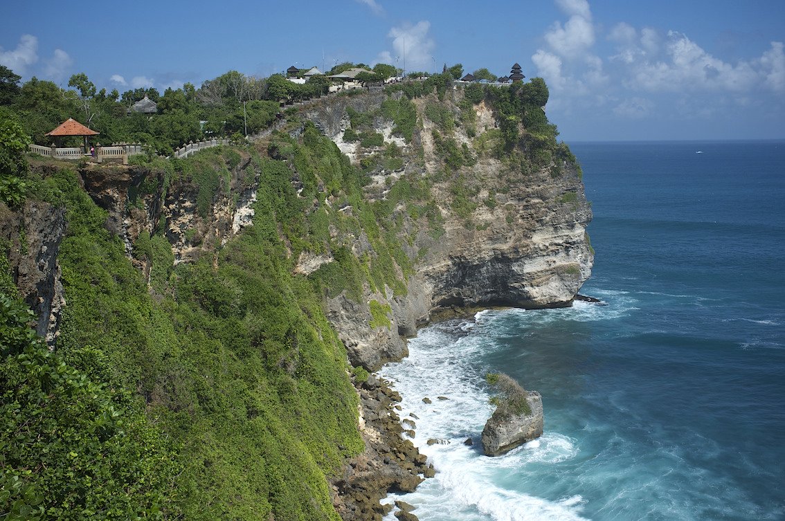 TurismoItaliaNw's tweet photo. Viaggio tra silenzio e baci: a Bali per il Nyepi Day, il capodanno e la festa di OmedOmed. Tradizioni e suggestioni
#Indonesia #Bali #viaggi #turismo #NyepiDay #qualitygroup
Leggi la notizia https://t.co/hHKVektUrw https://t.co/ApNP7cyLV9