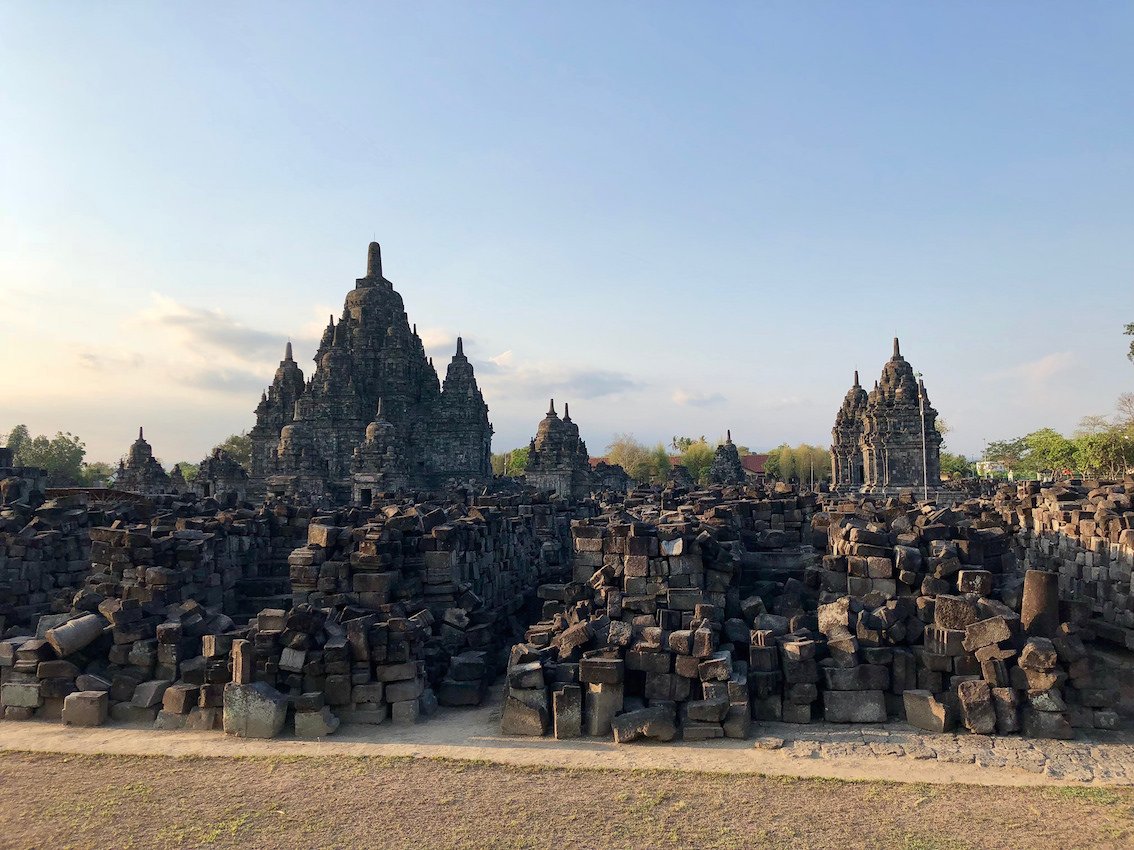 TurismoItaliaNw's tweet photo. Viaggio tra silenzio e baci: a Bali per il Nyepi Day, il capodanno e la festa di OmedOmed. Tradizioni e suggestioni
#Indonesia #Bali #viaggi #turismo #NyepiDay #qualitygroup
Leggi la notizia https://t.co/hHKVektUrw https://t.co/ApNP7cyLV9