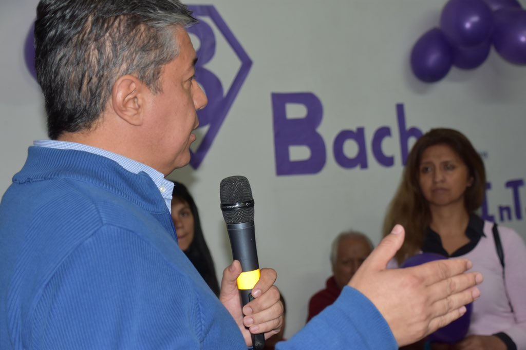 Rolo_Figueroa's tweet photo. Estamos en Andacollo charlando con los vecinos. Gracias @Pradesbachy  y equipo, sé que nos espera un futuro de desarrollo para el #NorteNeuquino si potenciamos nuestras fortalezas y trabajamos unidos como región. https://t.co/l2c43PQm5M