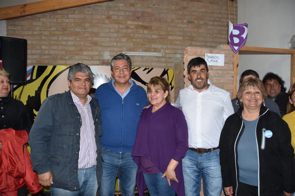 Rolo_Figueroa's tweet photo. Estamos en Andacollo charlando con los vecinos. Gracias @Pradesbachy  y equipo, sé que nos espera un futuro de desarrollo para el #NorteNeuquino si potenciamos nuestras fortalezas y trabajamos unidos como región. https://t.co/l2c43PQm5M