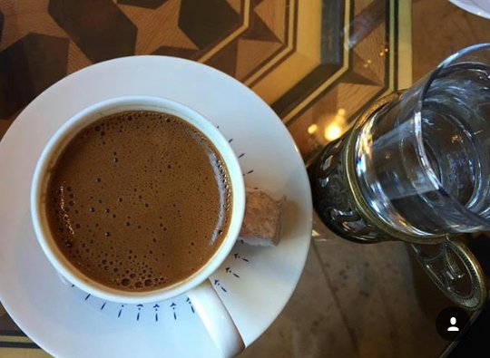 youmayalso's tweet photo. سلاما للذين يشربون القهوه
وحيدين هادئين شاردين 
وفي قلوبهم الف حكايه ☕🌼

#صباح_الخير  ..... #صباح_الثلاثاء https://t.co/twevtgwhYH
