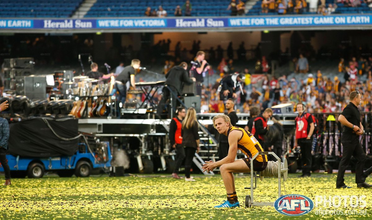 AFL's tweet image. .@HawthornFC has delisted premiership player Will Langford, while four players have re-signed with the club.

Details: afl.to/2PsUwPX