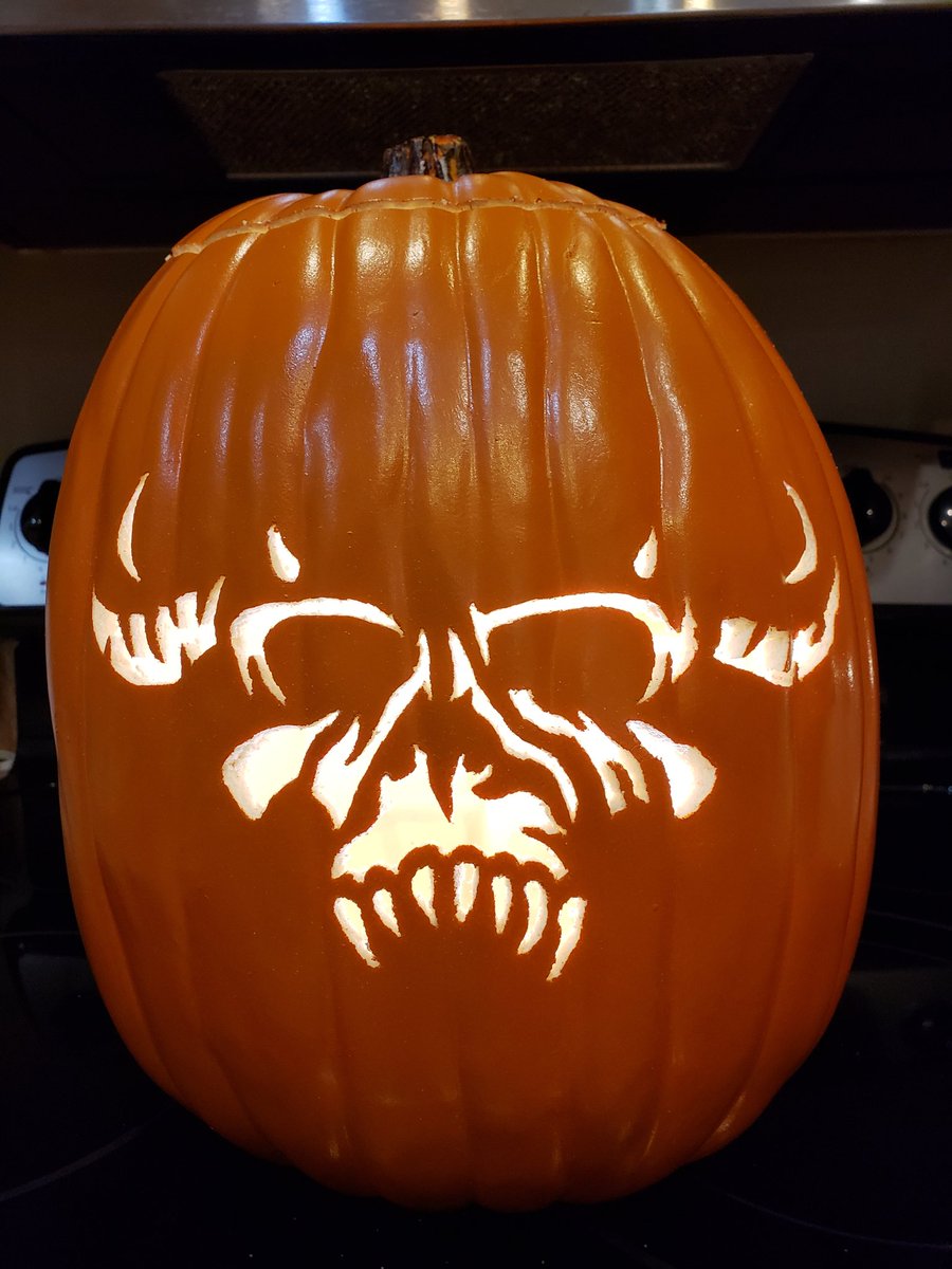 JoelZuerlein's tweet image. 2018 pumpkins continued #danzig #Samhain