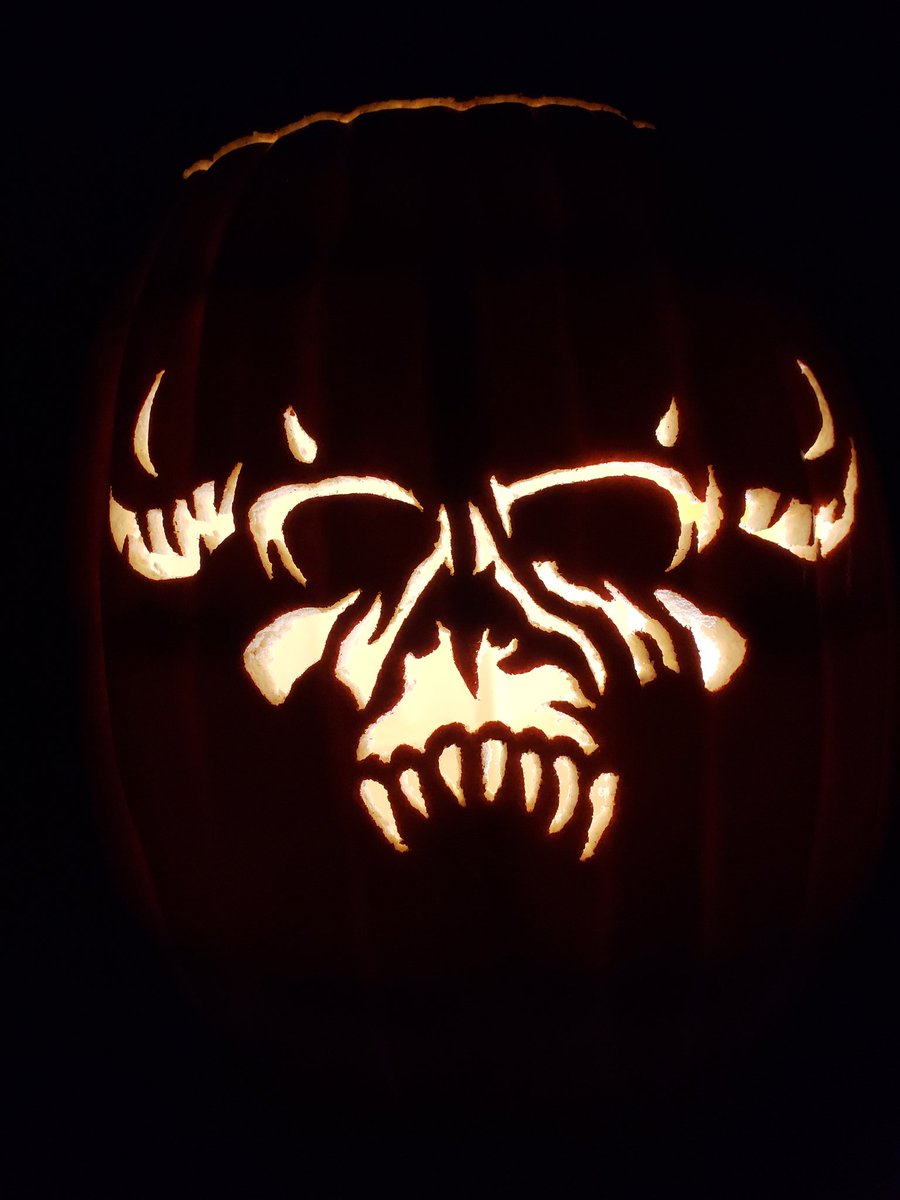 JoelZuerlein's tweet image. 2018 pumpkins continued #danzig #Samhain