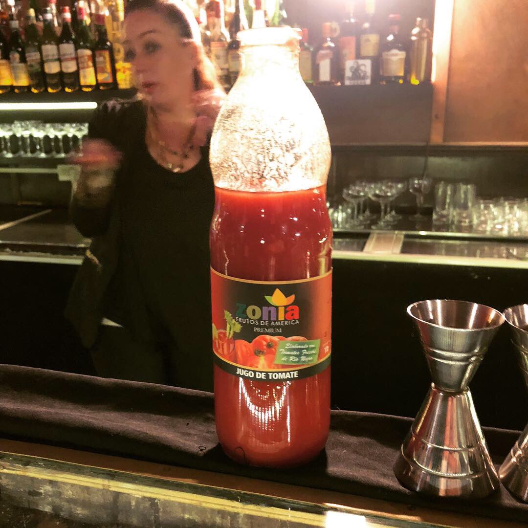 Taller de Bloody Mary en <a href="/Verneclub/">Verne Cocktail Club</a> con <a href="/sabrinalamas/">sabrina lamas</a> 👏👏👏🍅🌶