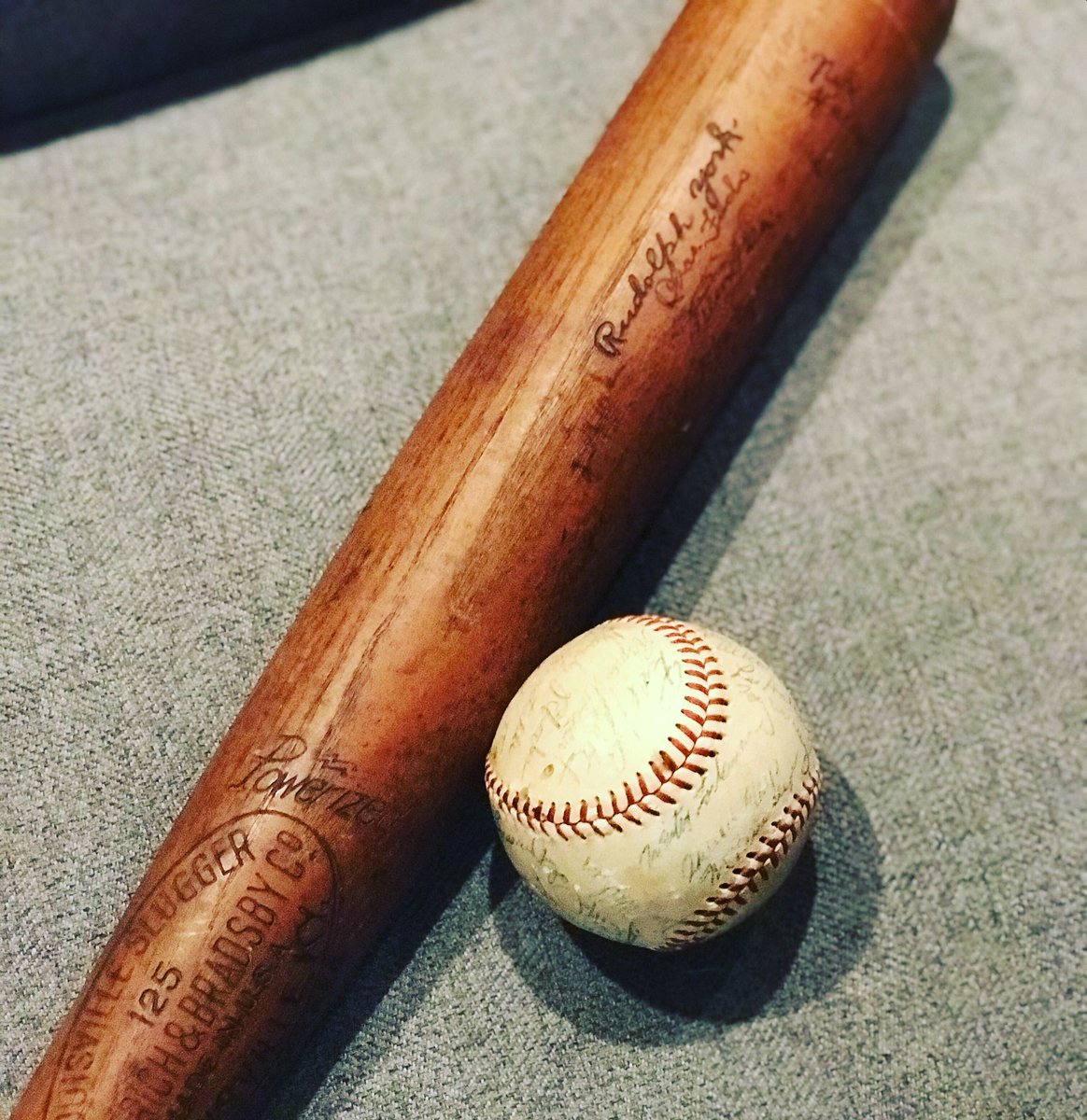 RelicSports's tweet image. Monday mailday included a 1956 NY Giants and an early 1940’s Rudy York promodel bat including signatures of teammates Hank Greenberg and Scoolboy Rowe